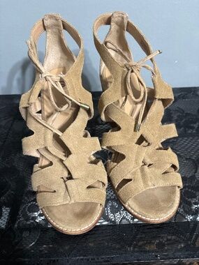 Ugg tan suade lace-up sandals